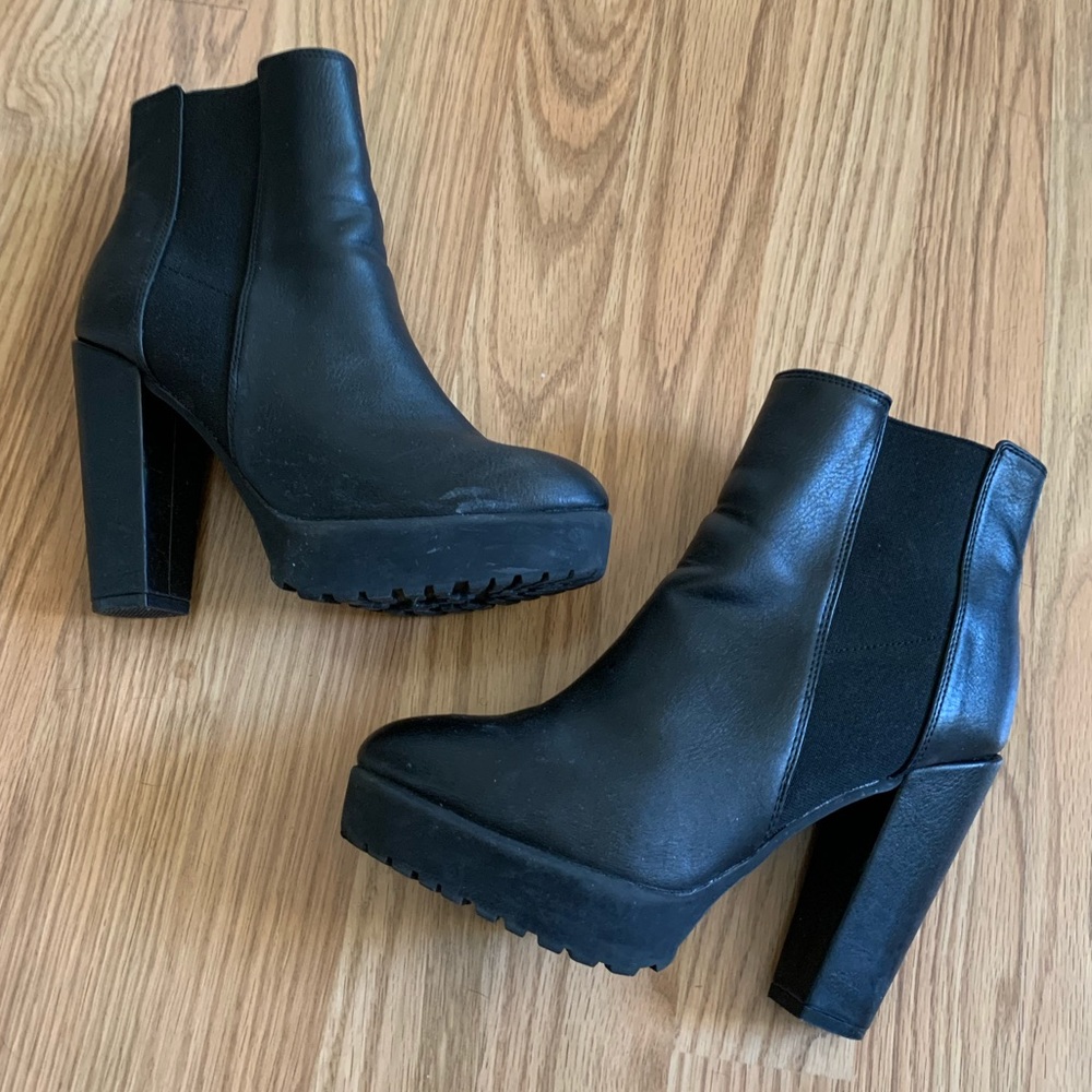 H&M Black High Heeled Chelsea Boots